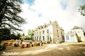 Manoir somptueux à Messas avec piscine privée et grand jardin.